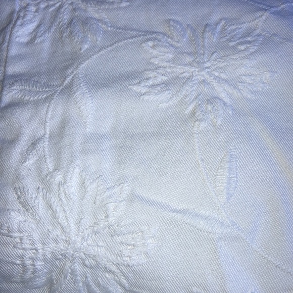 CHICO’s wh w/wh embroidered cotton all over, 2 pockets front, 2 back.  $30 - Picture 2 of 6